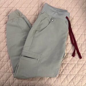 Figs Zamora XXS Petite in Cement (light grey)